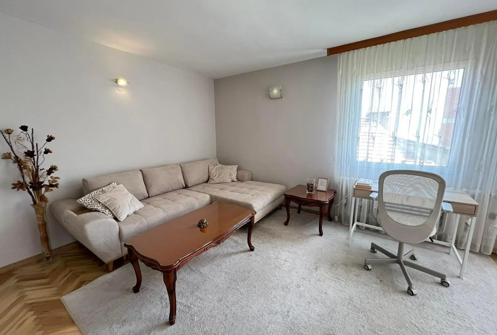 Lugano Couples Quiet Apt W Free Street Parking Sofia
