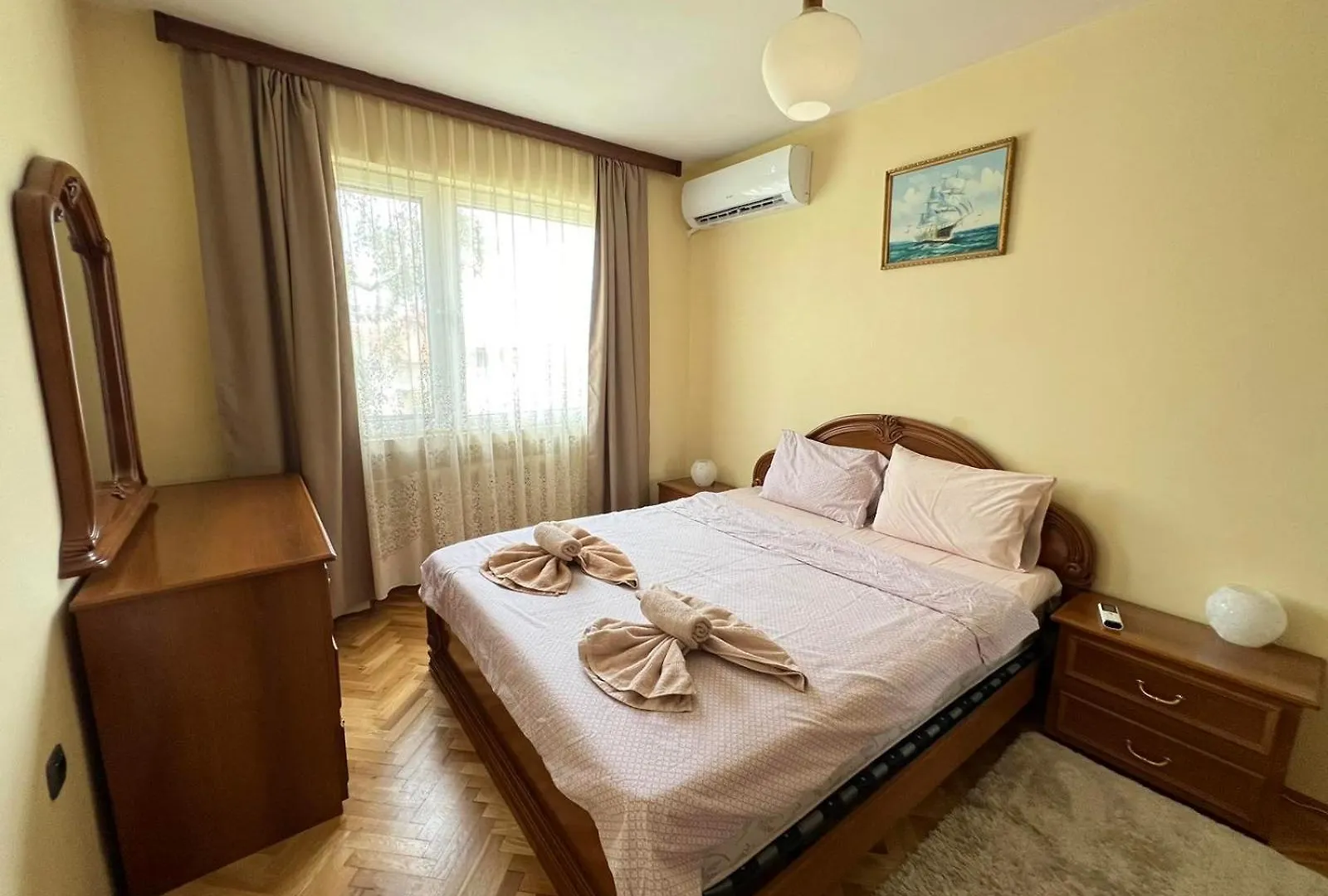 Lugano Couples Quiet Apt W Free Street Parking Sofia Lägenhet